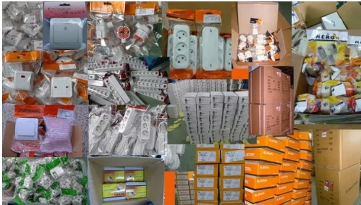 3-контактная розетка европейского стандарта 10/16A с заземлением (E8003E)