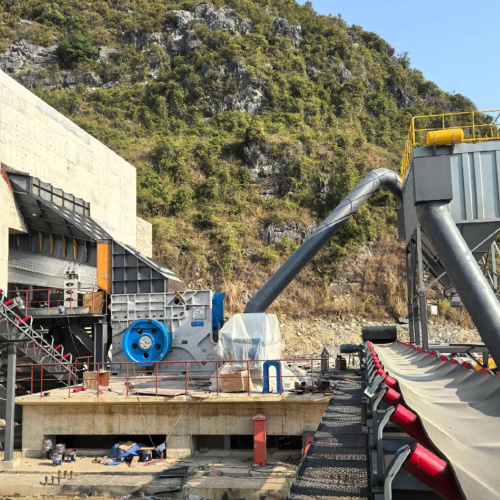 Triturador giratório horizontal minério de ferro granito basalto hard rock esmagamento 800-3500TPH baixa altura de alimentação mineração EPCO projeto turnkey