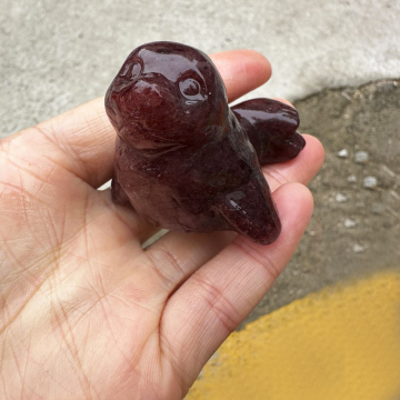 Wholesale Natural Strawberry Quartz Sea Lion Sculpture for Crystal Healing and Feng Shui