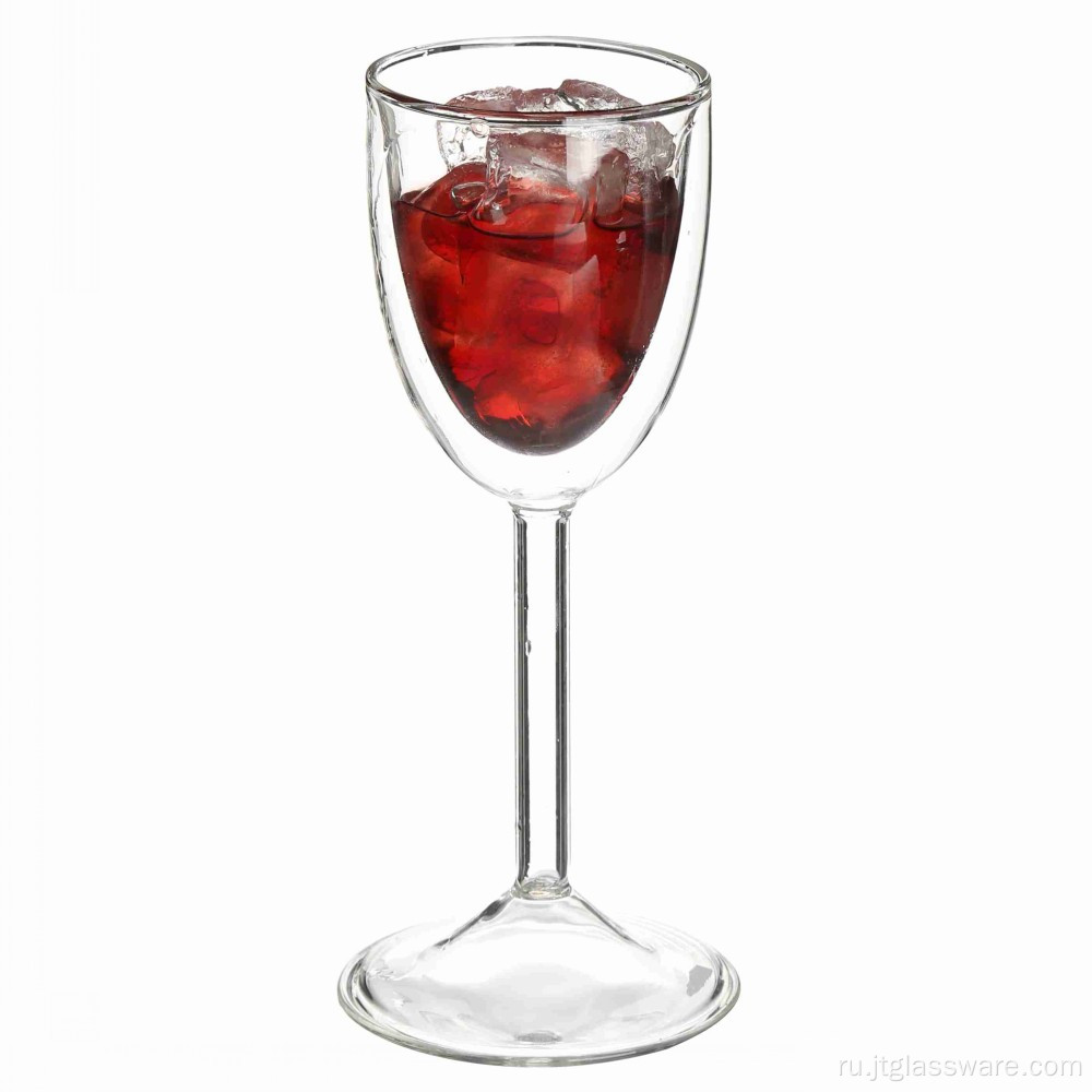 Питьевая двойная стеклянная чашка красного вина
