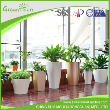Outdoor christmas planter round flower box