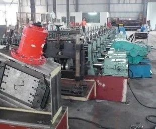 40cr Z Purlin Roll Forming Machines , 380v Hydraulic Pressure Cutting