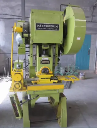 Single or double barbed wire galvanized steel barbed wire machine