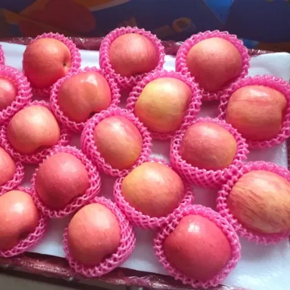 Red Star Apples Fresh