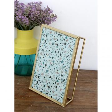 24027Metal cubic picture frame