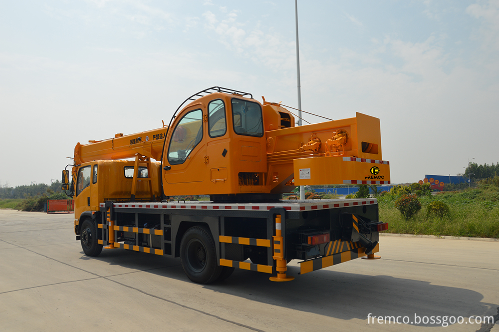 Steel Boom Truck Mounted Crane Truck