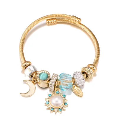 Golden Sunflower Moon Pendant Bracelet for Women - A Radiant Jewelry Piece