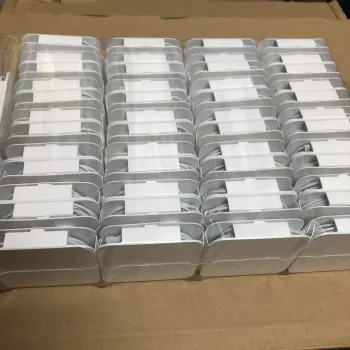 Factory Price 8Pin Wired Earphones with Volume Control for iPhone 7, 8, 13, 14