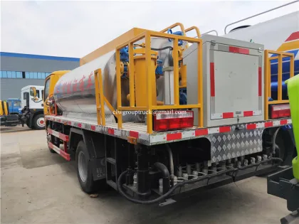 Asphalt Road Spraying Truck Trailer Asphalt Distributor