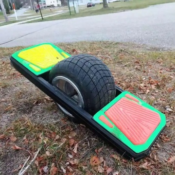 High Speed ​​One Wheel Scooter mit benutzerdefiniertem Druck für Jungen