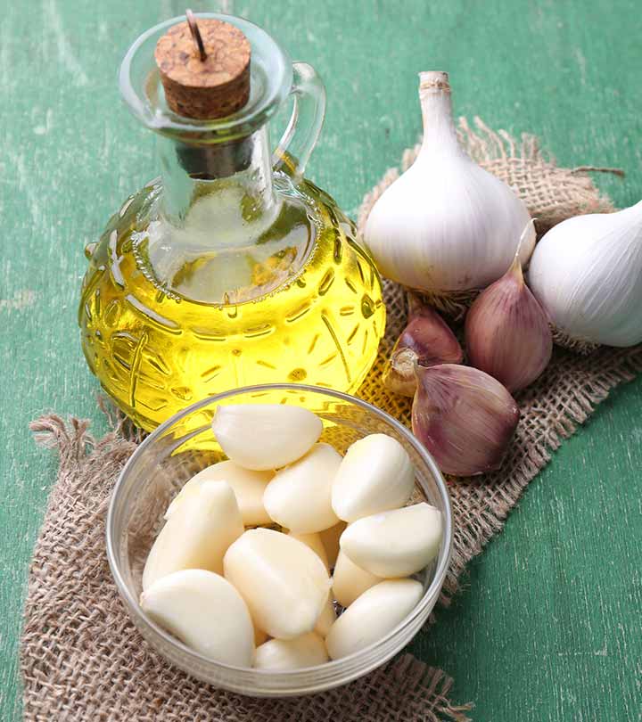 877 17 Best Benefits Of Garlic Oil For Skin And Health 527072669