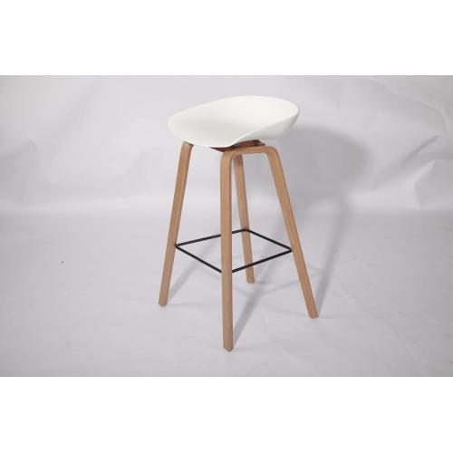 Good Quality Wood Bar Chair b&b bar stool backless with footrest Manufactory