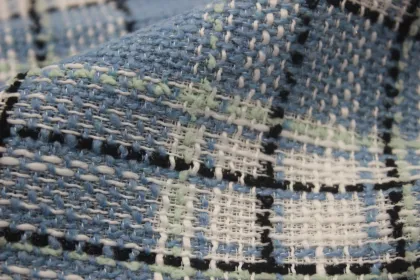 Fragrant Breeze Tweedy Fabric: In-Stock 100% Polyester Yarn Dyed Women's Autumn & Winter Coat Material