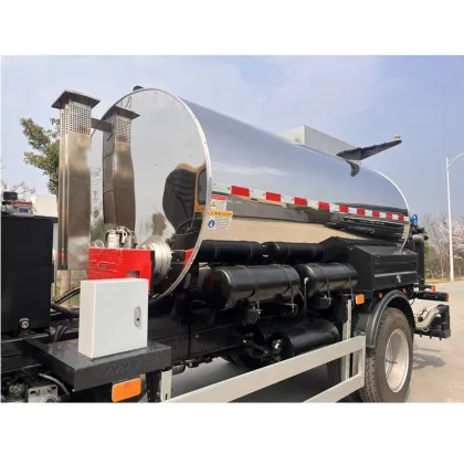 SINOTRUK HOWO 4X2 10000L Asphalt Distributor Truck for Asphalt Spray