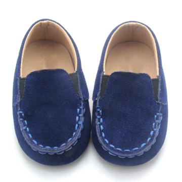 Chaussures bateau garçon de couleur bleue