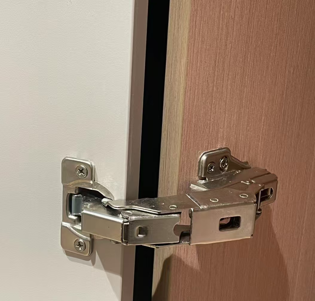 Door hinge