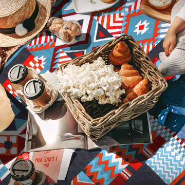Portable Waterproof Picnic Mat - Machine Washable for Camping