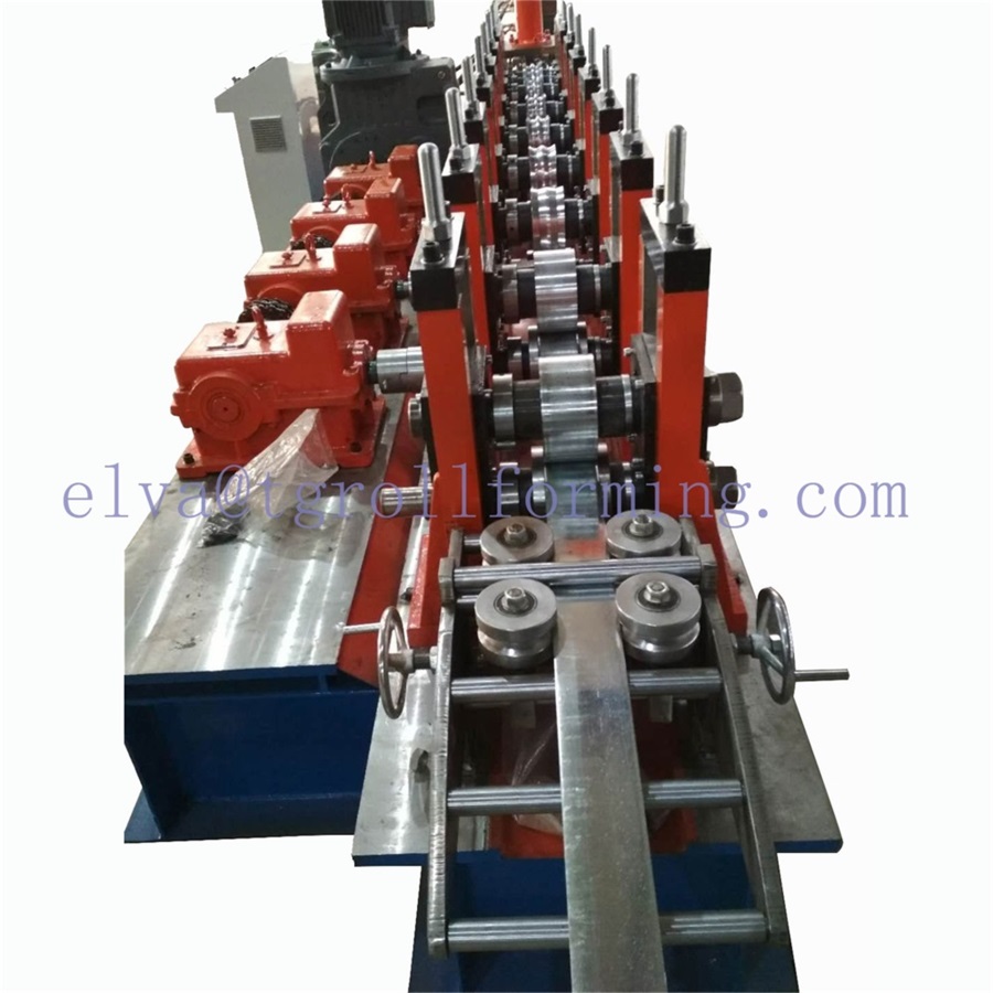 Steel Aluminunm Fence Roll Forming Making