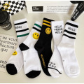 한국 버전 만화 스마일 페이스 높은 튜브 양말