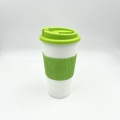 صديق BPA قابل لإعادة الاستخدام الصديق للبيئة مجانًا 16 أوقية كوب من القهوة المزدوجة مع جبل سيليكون الأكمام TPR