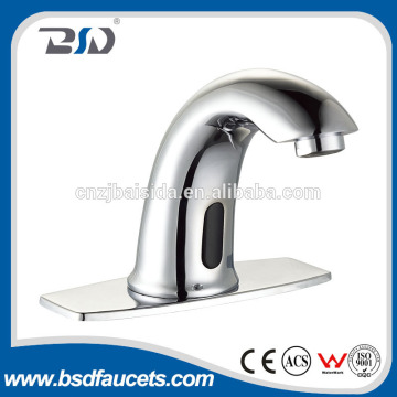 Brass chromed automatic water sensor faucet hand free sensor basin mixer faucet