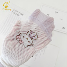 나비 넥타이를 가진 한국의 만화 고양이 양말