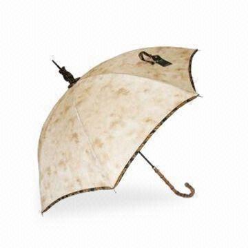 Wooden Shaft Umbrella for Ladies, Measures 23 Inches, Made of Black Metal Frame, with Flute Ribs