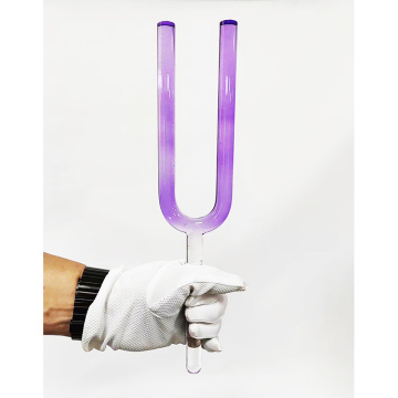 Q&#39;re -colored crystal tuning fork