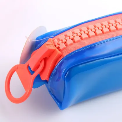 Swarovski Crystal Stuck On Backpack Plastic Zipper