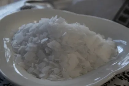 Caustic Soda Sodium Hydroxide Flakes Pearls 99%