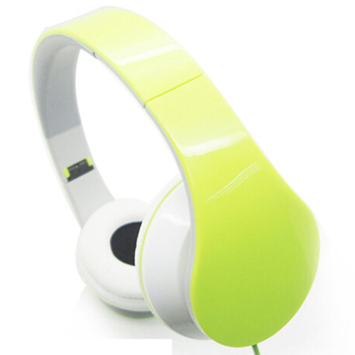 Mengalahkan headphone on-ear kabel mikrofon bawaan