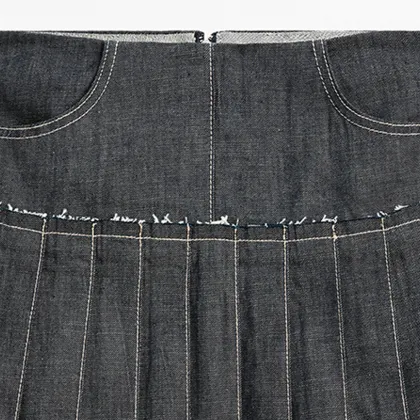 Women's retro denim minimalist commuting style box pleated denim skirt