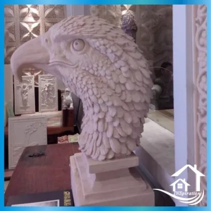 Beautiful head eagle sculpture
