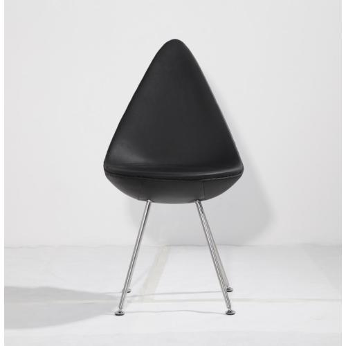 Replica della sedia a goccia imbottita Arne Jacobsen di design danese