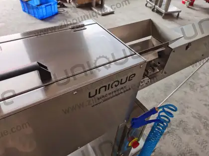 Automatic Carrot, Burdock, Daikon Skin Peeling Machine Knife Peeler