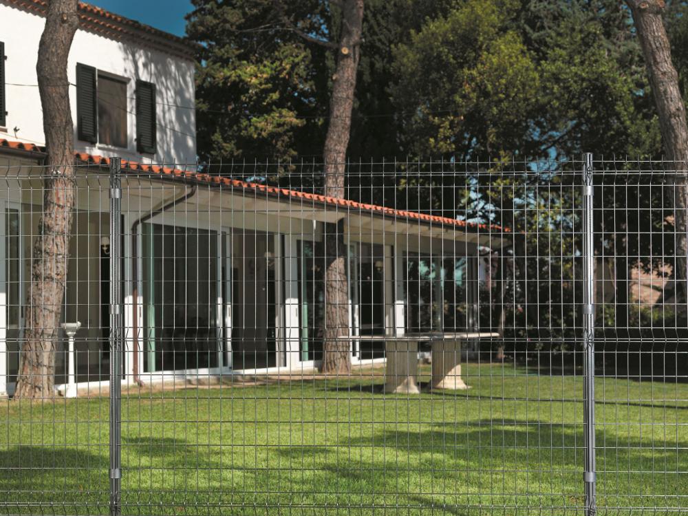 galvanized wire mesh fence