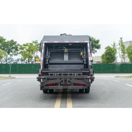 Dolica D5 Compacting Garbage Truck