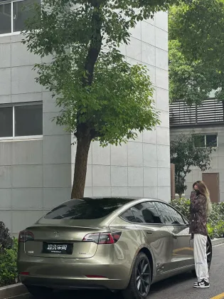 Euromaster True Gloss Metallic Film Aventurine Green with AX Film