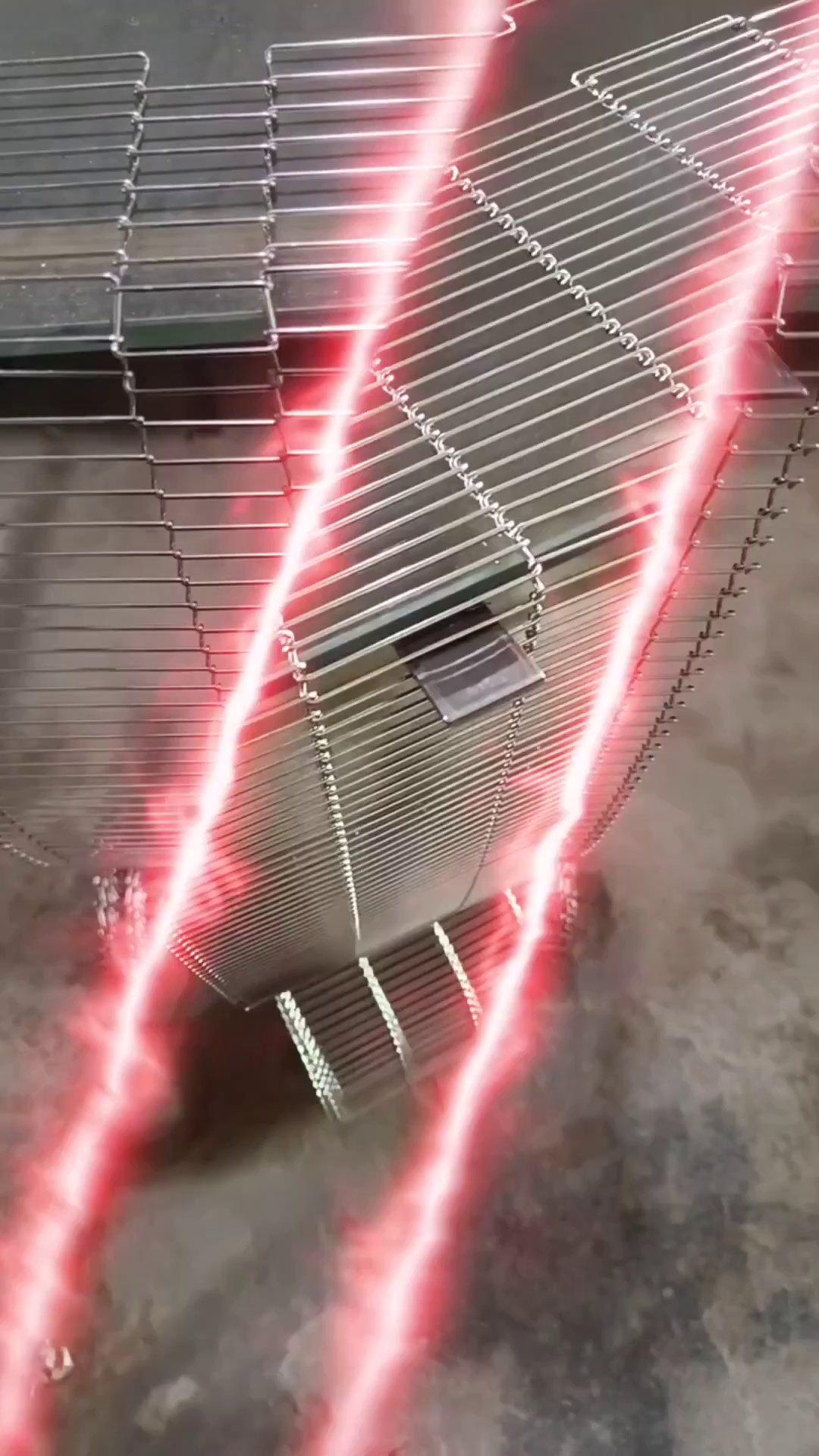 Food Grade 304 Stainless Steel Flat Flex Wire Mesh Conveyor Belt for Bread Baking