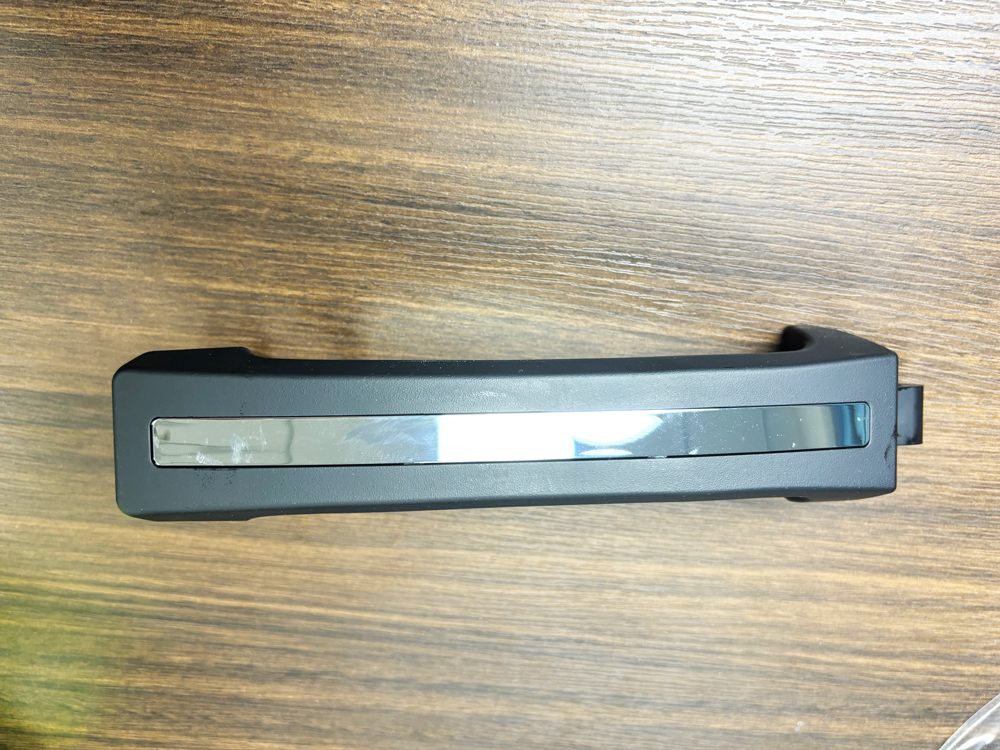 Xịt tay nắm ngoại thất ô tô