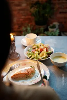 Ceramic illustration style Western tableware