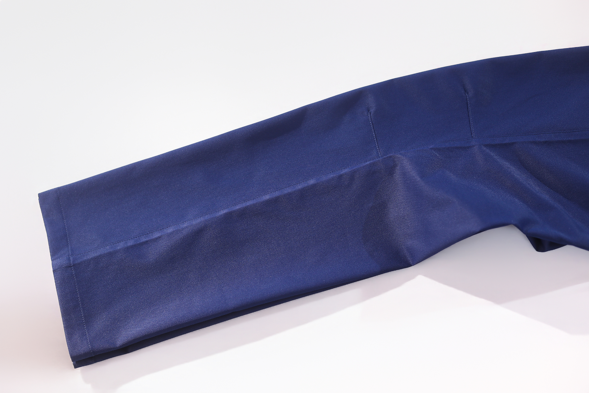 গ্রীষ্মে breathable কাজের পরিধান