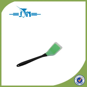 Plastic cake spatula