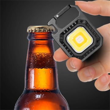 Lampe de poche à LED de Cob rouge: USB rechargeable, porte-clés, ouvre-bouteille, 6 modes, trépied et feu de travail de poche