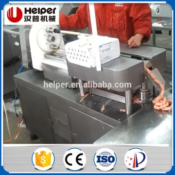 Automatic sausage twisting machine