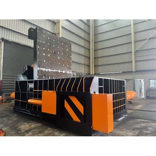 တန်ချိန် 250 ရှိသော Side-Feed Metal Baler