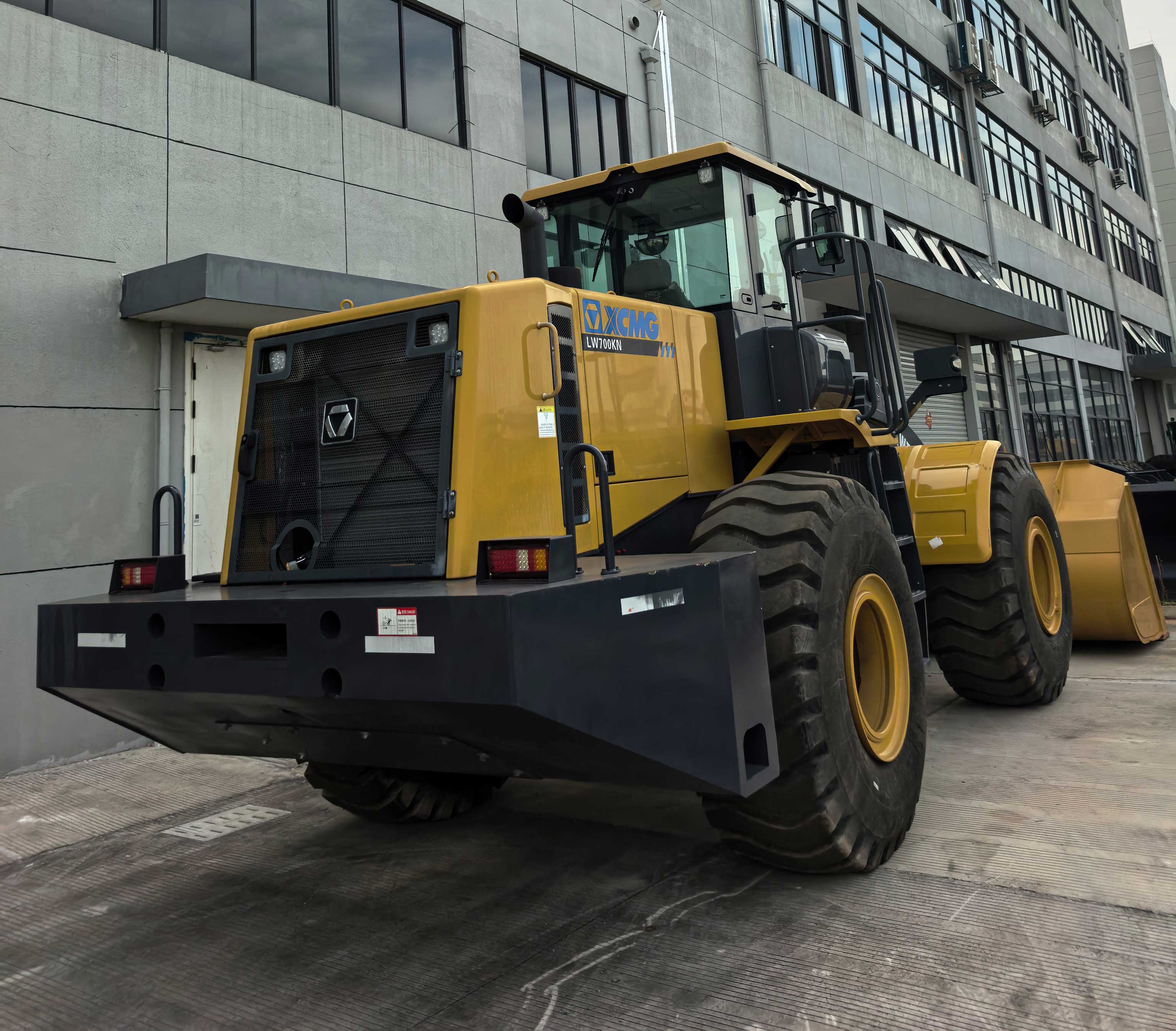 used-tractor-with-loader used-tractor-with-loader