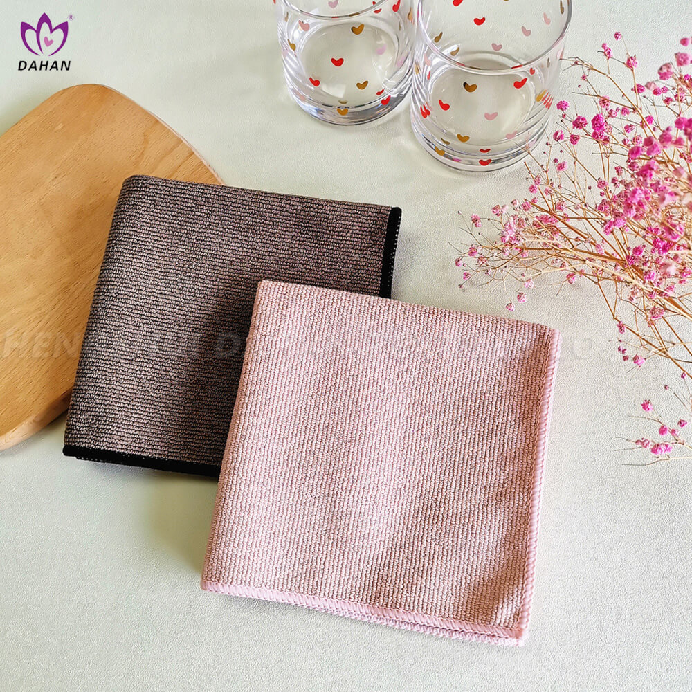 Polyester brocade flat pearl towel