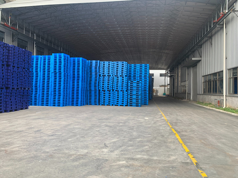 Heavy Plastic Pallet7