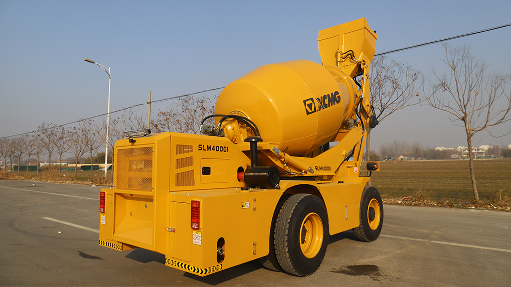 self-loading-mobile-concret-mixer